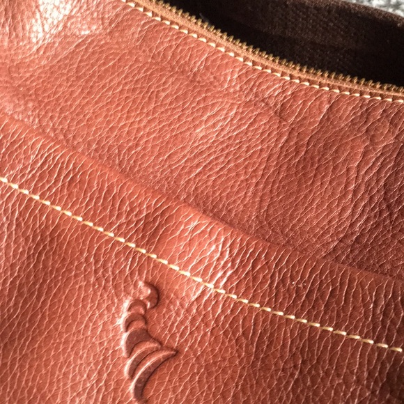 Soft grain Brown leather satchel. - Picture 5 of 13
